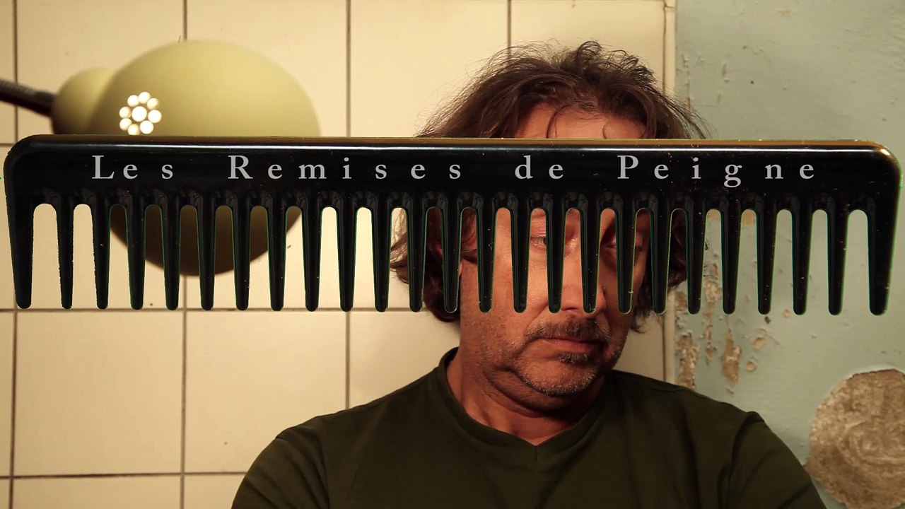 "Les remises de peigne"de Sylvain Anne , saison 1 d'une web-série produite par Unfilmunjour :épisode 1 "Ghislain"avec Eddy del Pino