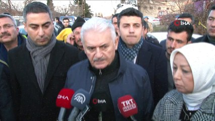 İzmir Milletvekili Binali Yıldırım depremden etkilenen Doğanyol'da incelemelerde bulundu