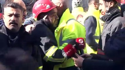 Kurtarma Çalışmalarını Anlatan İtfaiye Eri Gözyaşlarına Hakim Olamadı