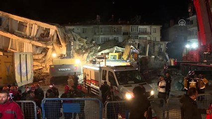 Elazığ'daki deprem - Sürsürü mahallesinde arama çalışmaları (2)