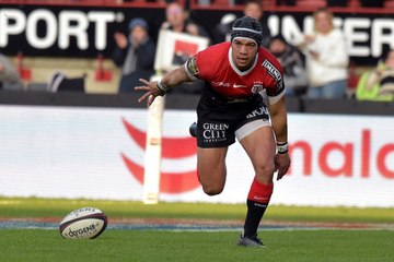 Cheslin Kolbe repond à l'essai de Radradra avec une superbe interception