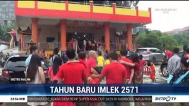 Ratusan Umat Buddha Rayakan Imlek di Vihara Terbesar Lubuk Linggau