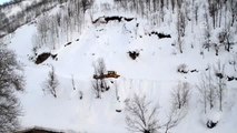 Yolu kardan kapanan köyde rahatsızlanan 6 çocuk, 9 saatte hastaneye götürüldü