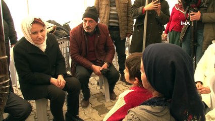 Meral Akşener'den depremde ölenlerin yakınlarına taziye ziyareti