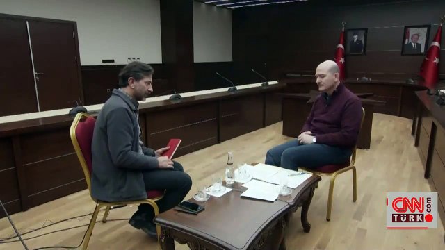 Bakan Soylu canlı yayında gözyaşlarını tutamadı
