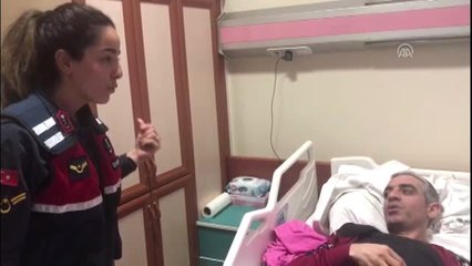 Jandarma ekiplerinden depremde yaralananlara ziyaret (2)