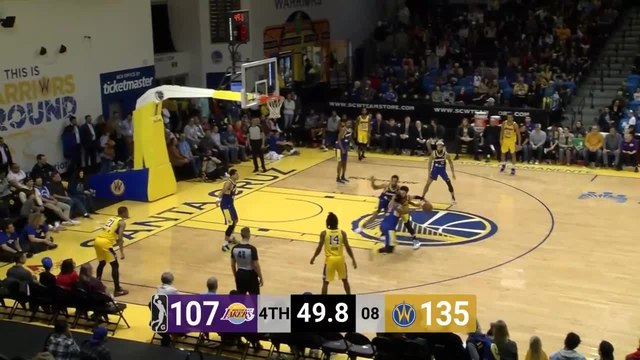 Juan Toscano-Anderson flies in for the alley-oop slam