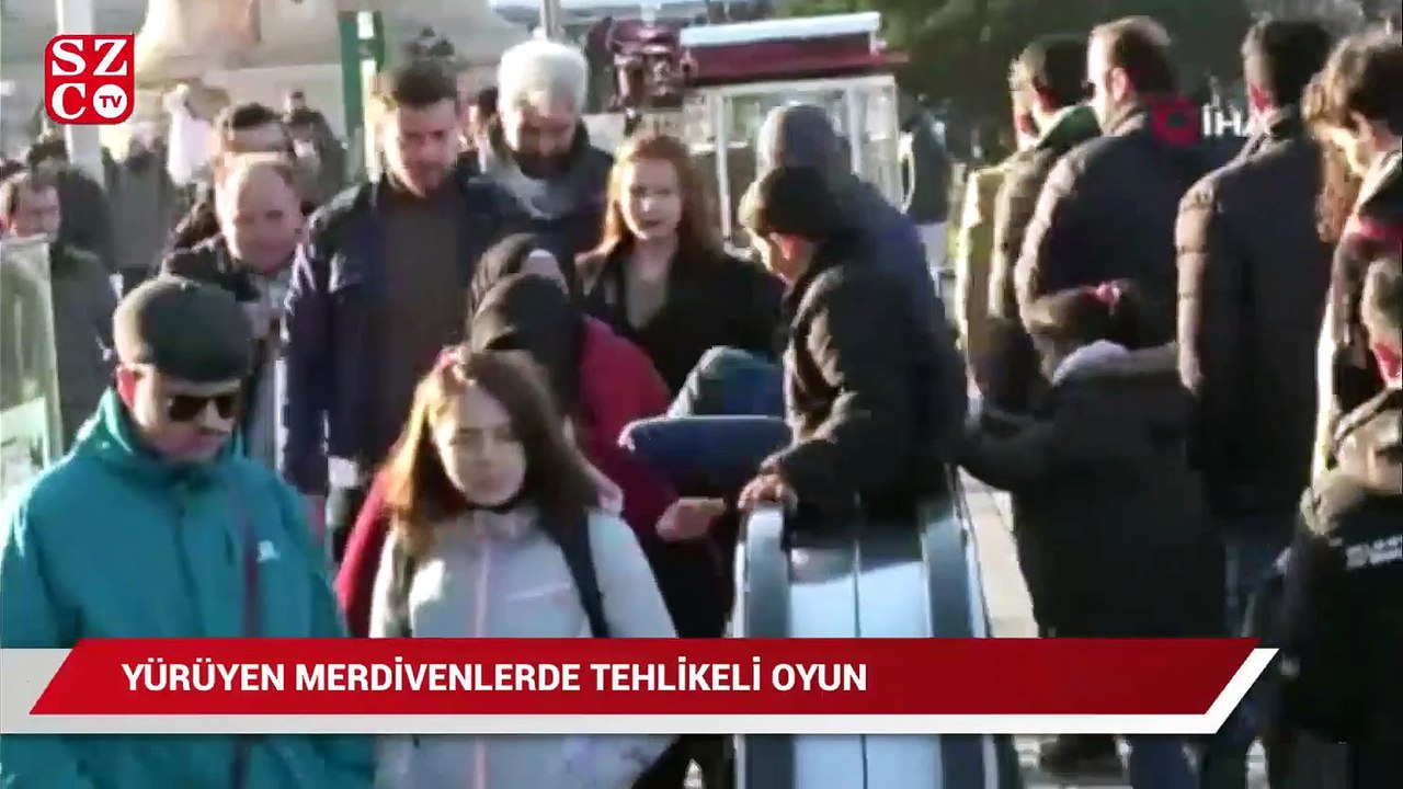 Taksim Metrosunun yürüyen merdivenlerinde tehlikeli oyun