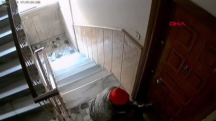 Sultangazi'deki ayakkabı hırsızı kamerada