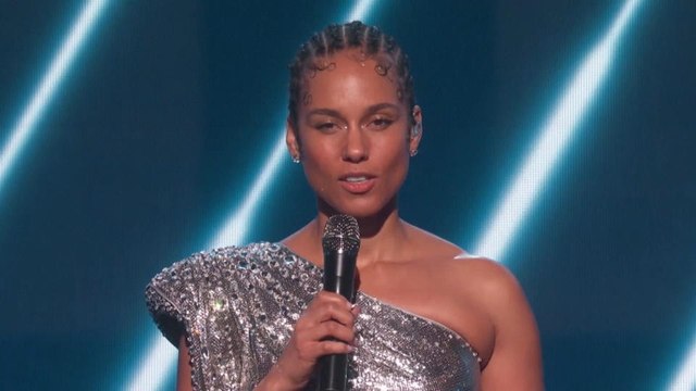 'We love you Kobe' - Grammy Awards opens with tribute to Kobe Bryant