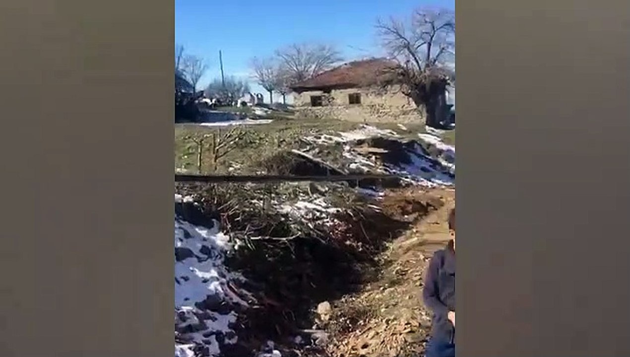 Elazığ depremi sonrası zarar gören Malatya'daki Taşdelen köyü sakini böyle seslendi: Muhtar kendisine oy verip vermeyenler arasında ayrım yapıyor