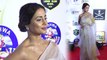 Hina Khan looks beautiful in her white chiffon saree at Awards;Watch video | FilmiBeat