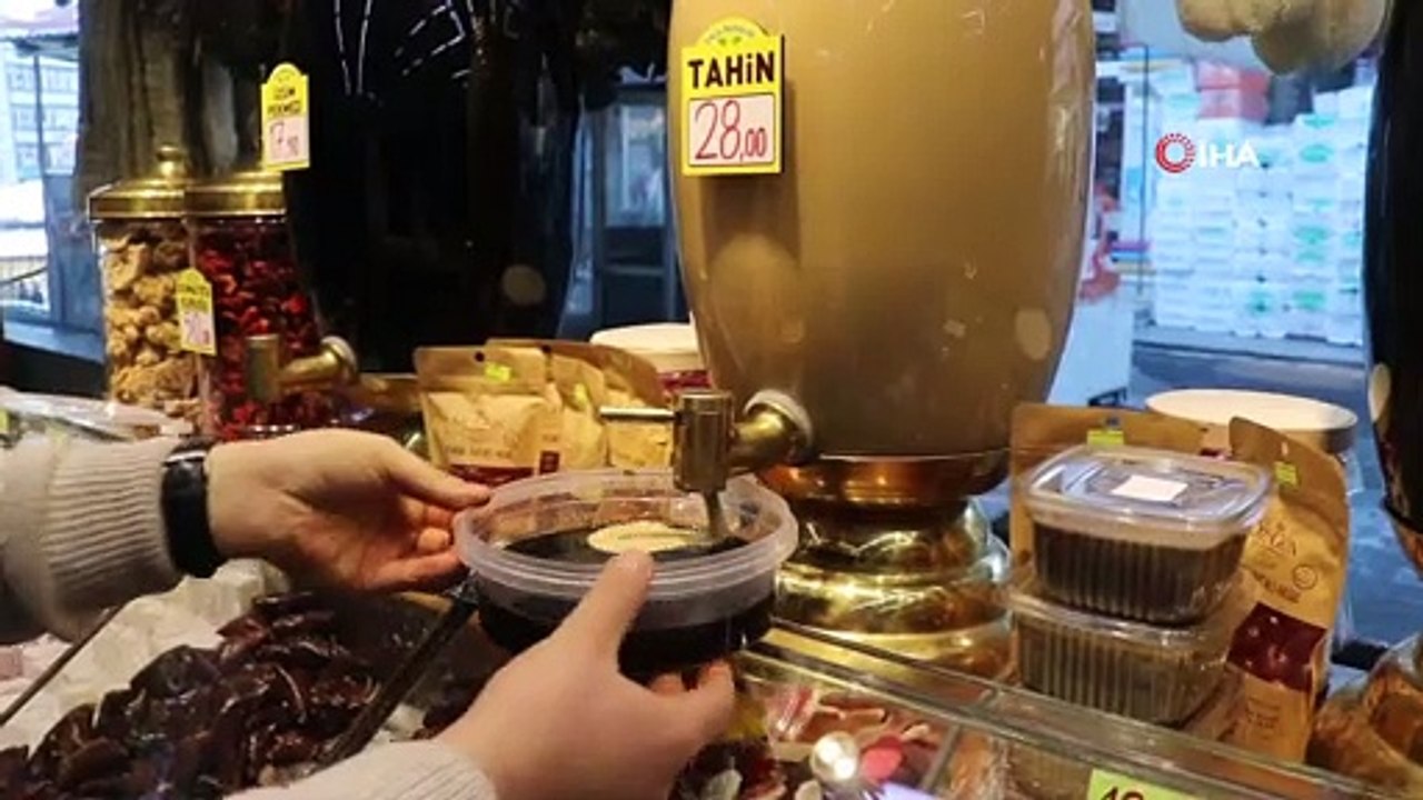 Sivaslılar Tahin ve Pekmez Tüketerek Isınıyor