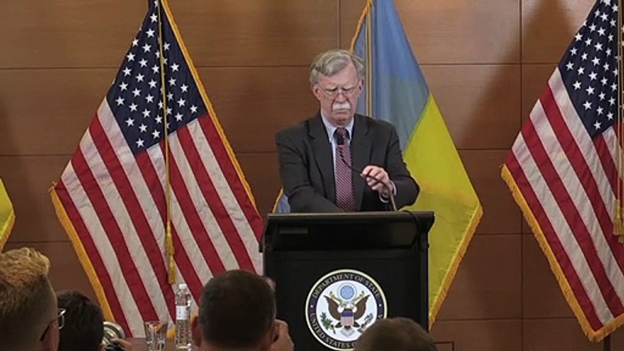 Ex-Sicherheitsberater Bolton belastet Trump in Ukraine-Affäre schwer