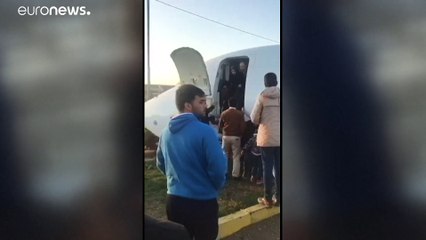 Самолет выкатился на шоссе