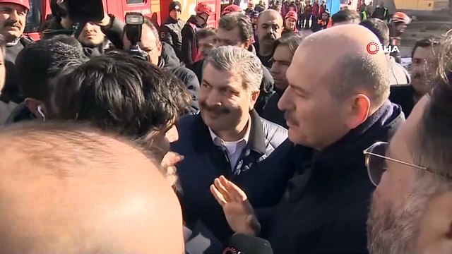 Bakan Soylu, Elleriyle kazarak enkaz altındaki çifti kurtaran Suriyeli Mahmut ile buluştu