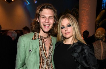 Avril Lavigne dating Pete Jonas