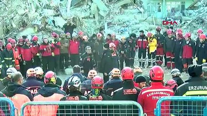 Elazığ kurtarma ekipleri, dua ile çalışmalarını sonlandırdı-1