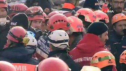 Elazığ'da çöken Dilek Apartmanında kurtarma çalışmaları tamamlandı