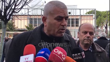 Ora News - Prej 4 muajsh pa paga, naftëtarët e Ballshit: Çfarë do bëhet me ne dhe uzinën?