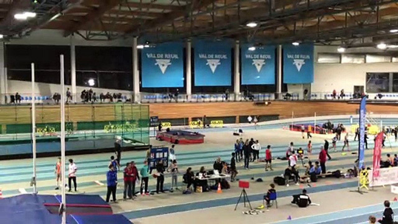 Régionaux en salle 2019-2020 Elise 400m