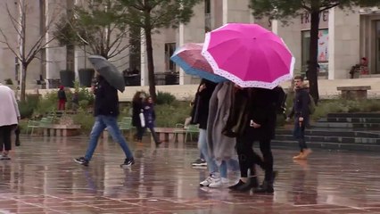 Ora News - Merrni çadrat me vete, deri të enjten do të ketë reshje shiu