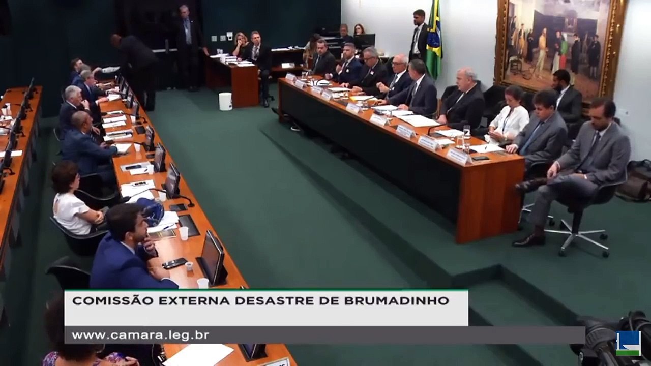 Discusión entre el Diputado Andre Janones y el Secretario Germano Vieira