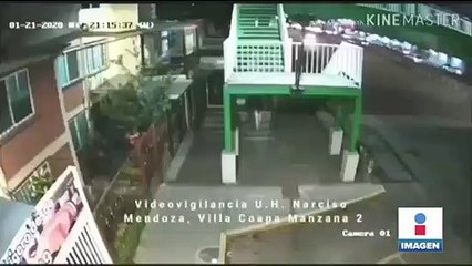 Ladrón arrastra y golpea a mujer en Villa Coapa