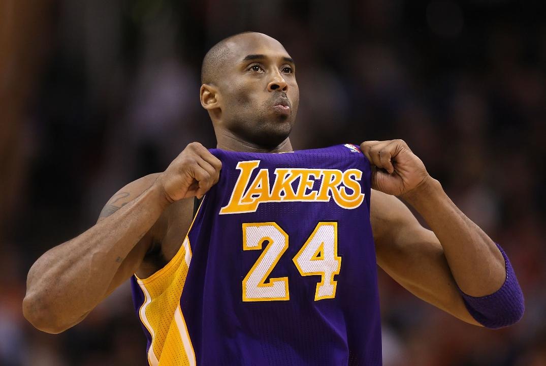 Chrissy Teigen, Bella Hadid, and More React to the Death of Basketball Legend Kobe Bryant