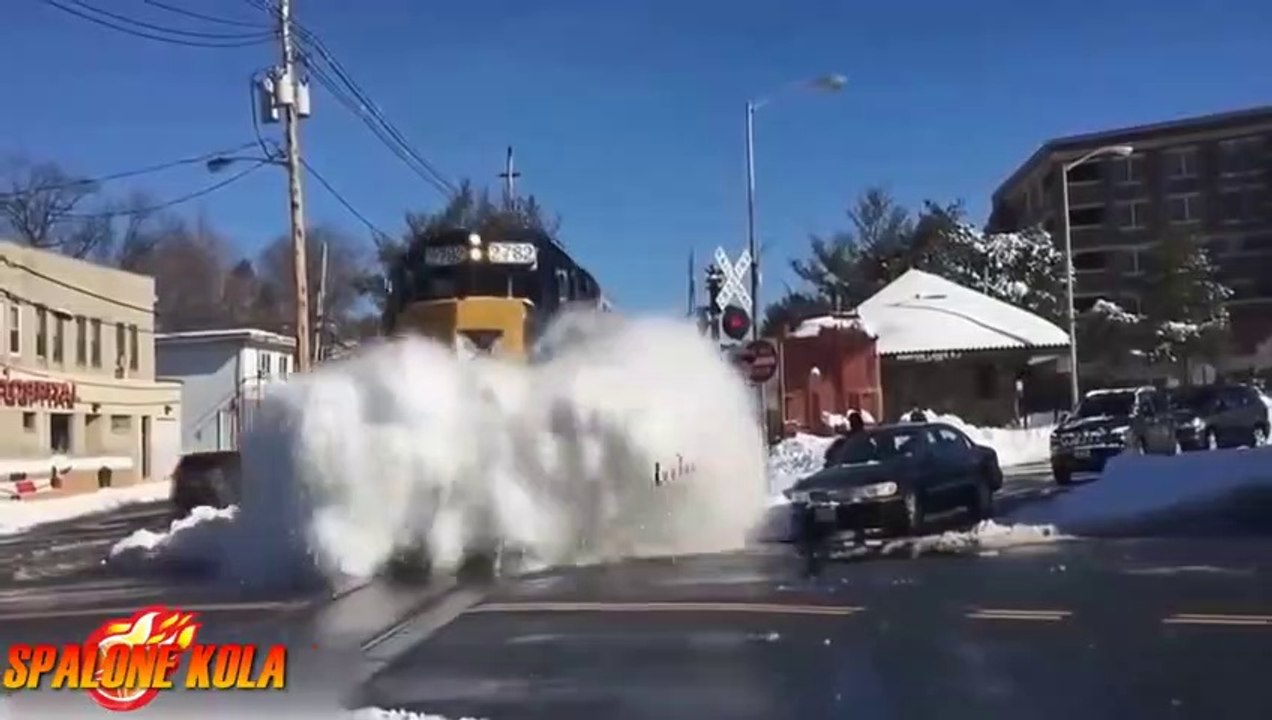 Rien ne peut stopper les trains russes et surtout pas 3 mètres de neige