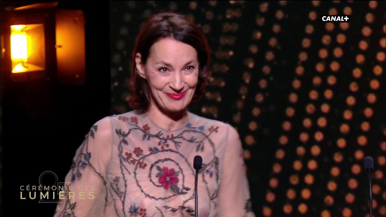 La folie douce de Jeanne Balibar pour remettre le prix du meilleur acteur - Lumières 2020