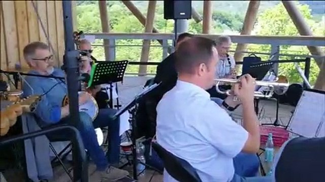 Ain't She Sweet 1927 [ Laid Back Jazz Band ]