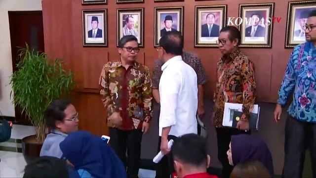 Mensesneg Surati Pemprov DKI untuk Hentikan Revitalisasi Monas
