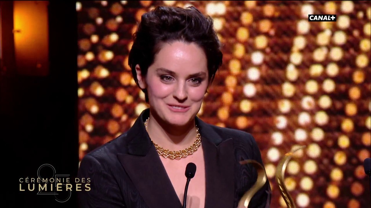 Noémie Merlant reçoit le Lumière de la Meilleure Actrice - Lumières 2020