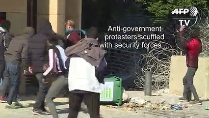 Lebanon protesters rally as parliament holds budget talks (2)