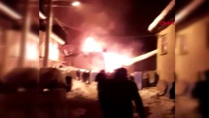 Konya yangında ölen baba, anne ve kızı yan yana toprağa verildi