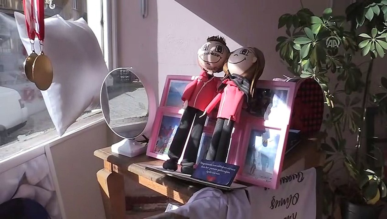 Türkiye'nin dört bir yanına hediyelik eşya gönderiyor