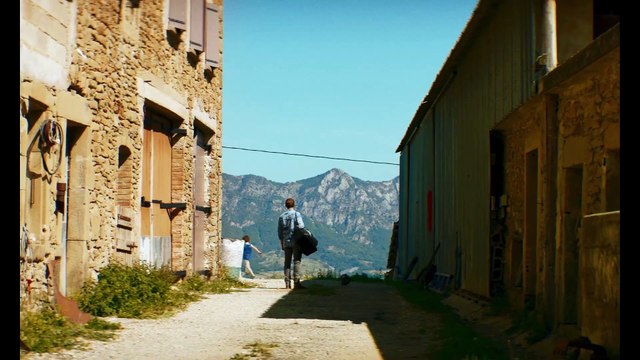 Bande-annonce du film REVENIR