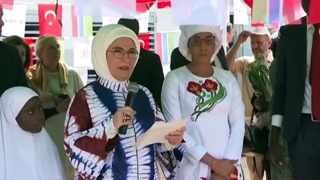 Emine Erdoğan, Gambiya'da cami ve okul açtı (1)