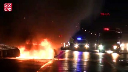 FSM Köprüsü’nde alev alan otomobilden son anda indiler