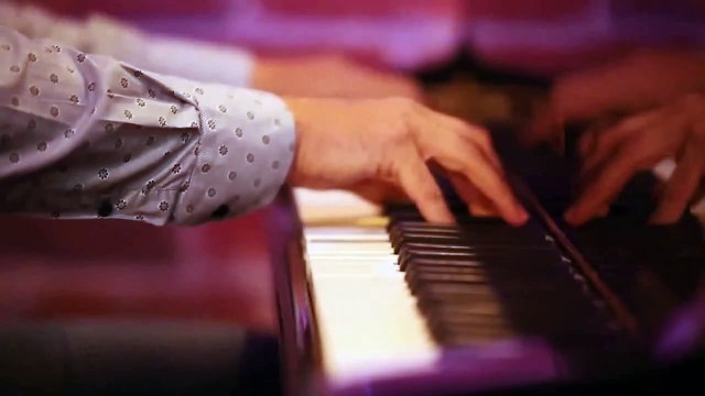 9) Aux quatre coins de Paris. Chansons et rondes enfantines. Piano. Musique