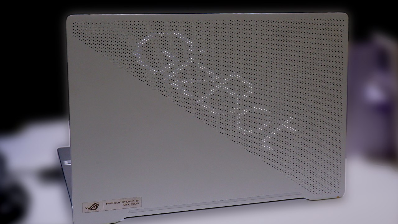 Asus ROG Zephyrus G14 Hands-On: 14” Portable Gaming Laptop With AMD’s Latest Ryzen 4000 Series CPU