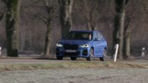 BMW X1 xDrive25e Driving on country road