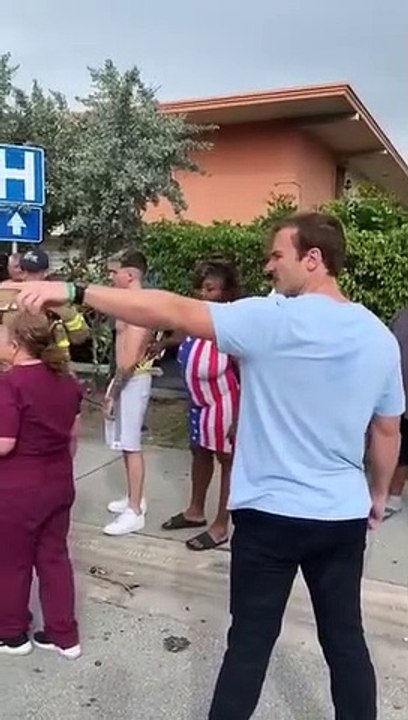 Catastrophic accident broke off Tesla electric car in two - Tai nạn thảm khốc đã phá vỡ chiếc xe điện Tesla làm hai