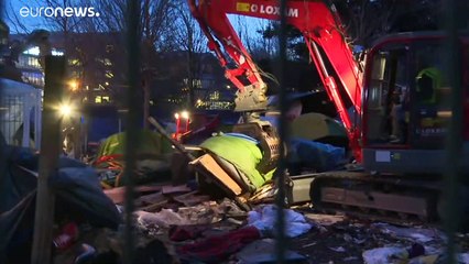 Évacuation d'un camp de migrants parisien : mise à l'abri ou opération de communication ?