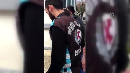 Yol kesip evrak kontrolü yapan taksici yakalandı