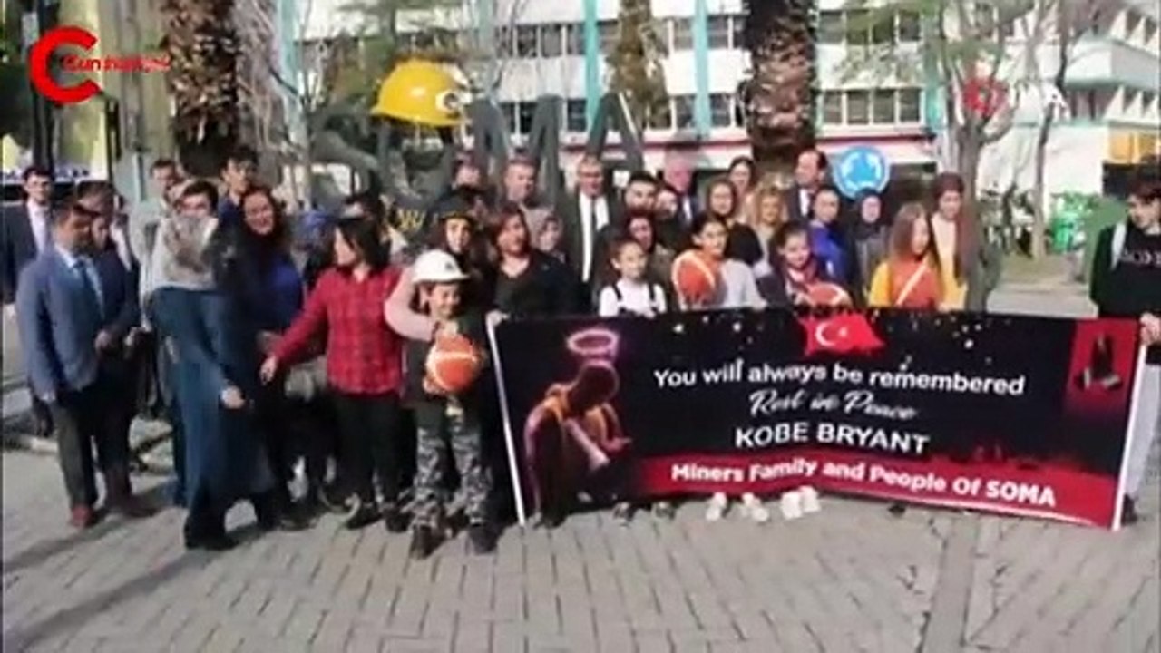 Soma faciasında yaşamlarını yitiren madencilerin aileleri Kobe Bryant'ı andı