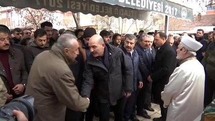 Bakan Kasapoğlu hastanede yaralıları ziyaret etti