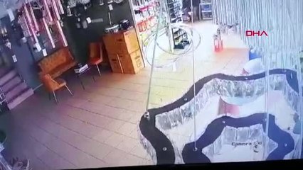 Soma'da deprem anı böyle görüntülendi