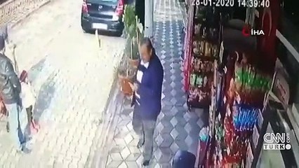 Manisa depremi güvenlik kamerasına böyle yansıdı